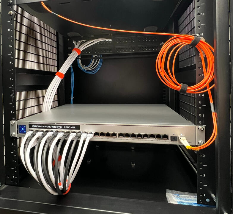 24POE Network Enterprise Rack